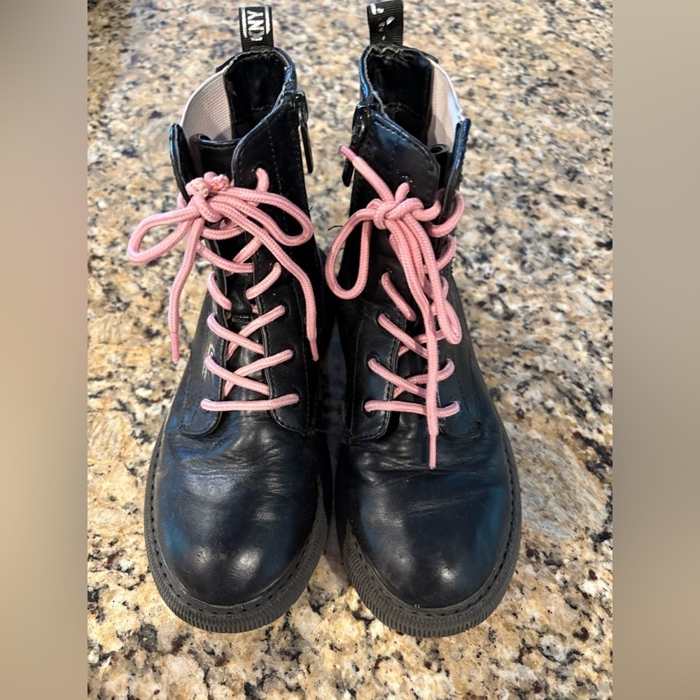 ▪️DKNY Combat Boots